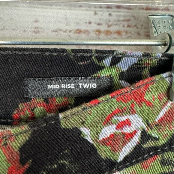 Women's BDG Urban Outfitters Red Black Floral Print Mid Rise Twig Jeans 29 X 29 - Picture 5 of 8